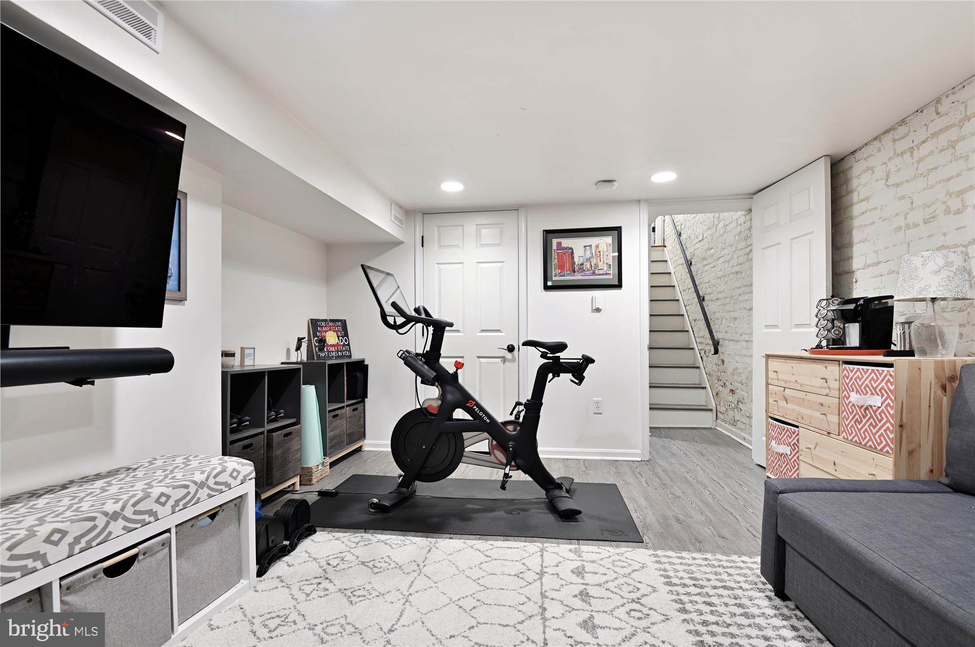 RIVERSIDE - Residential