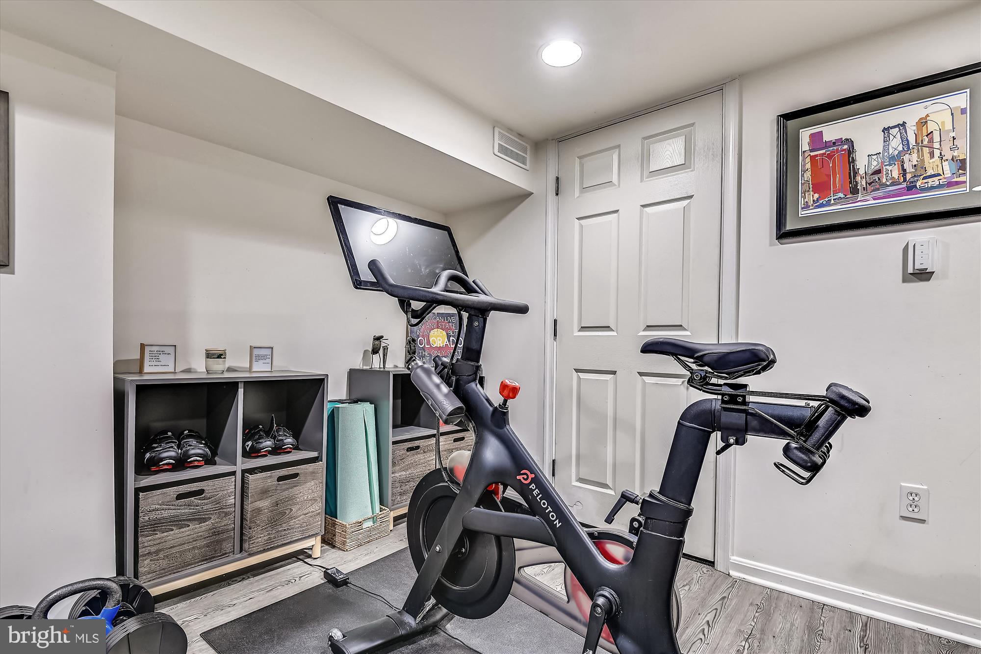 RIVERSIDE - Residential