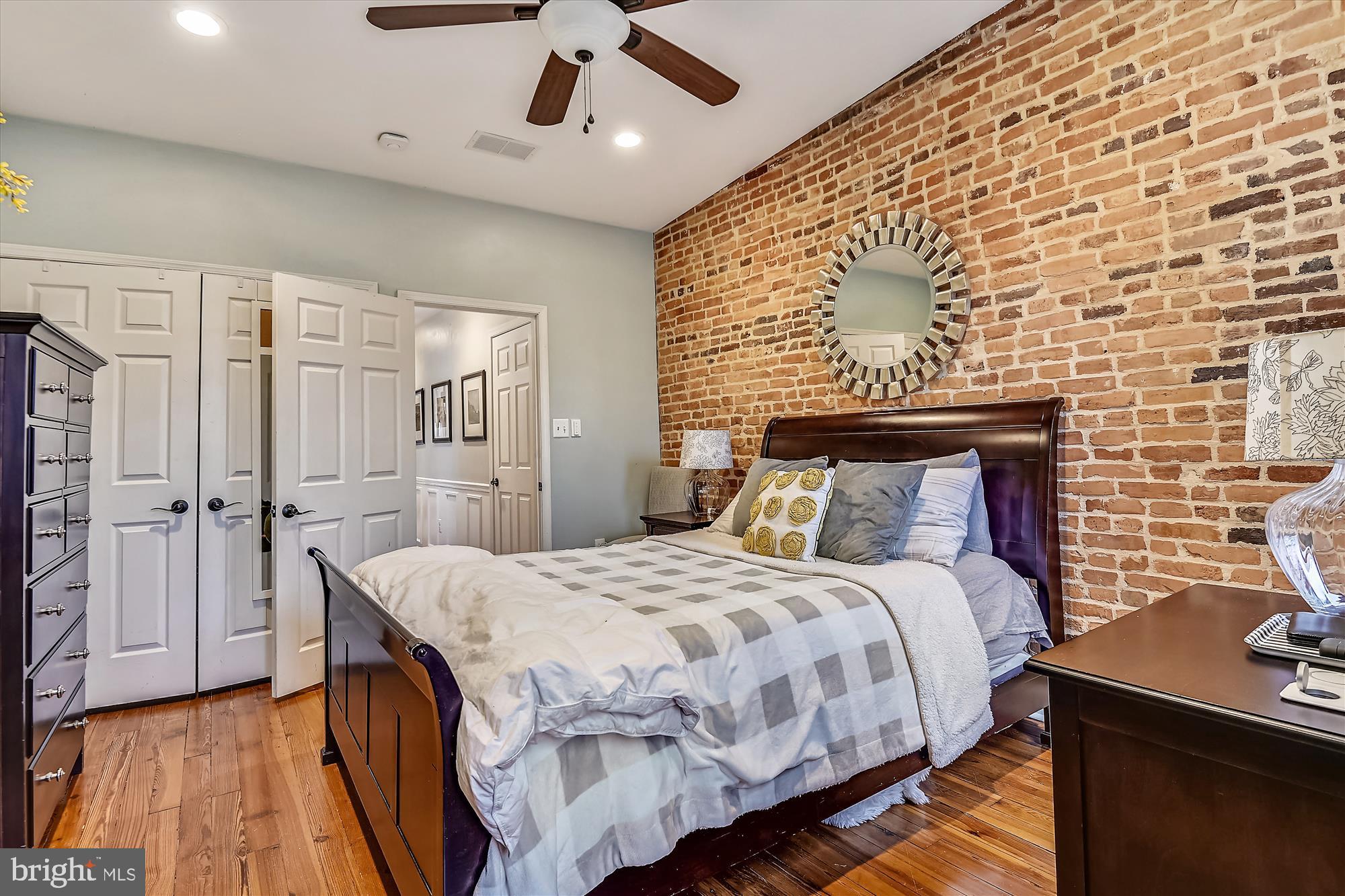 RIVERSIDE - Residential