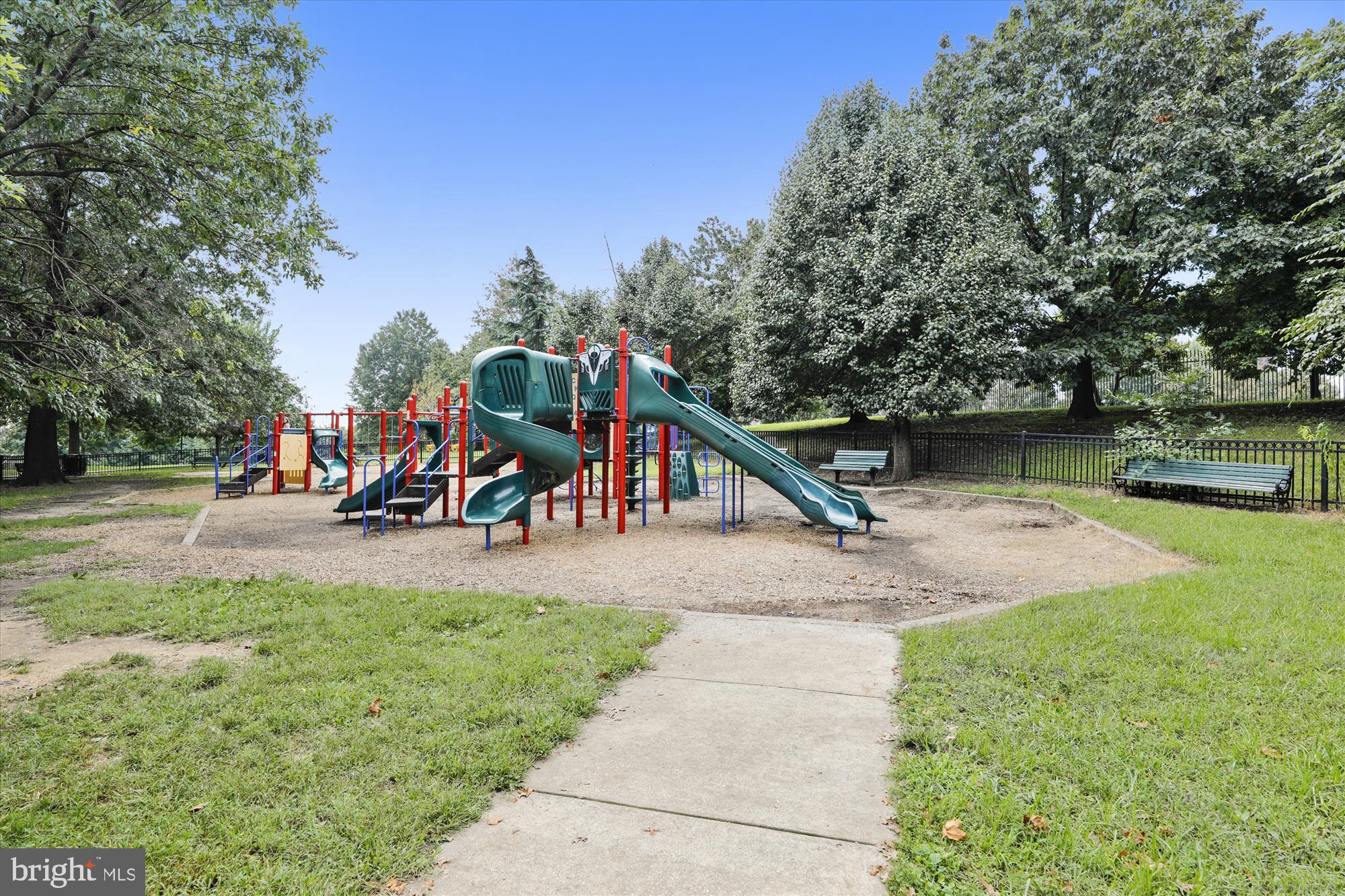 RIVERSIDE - Residential