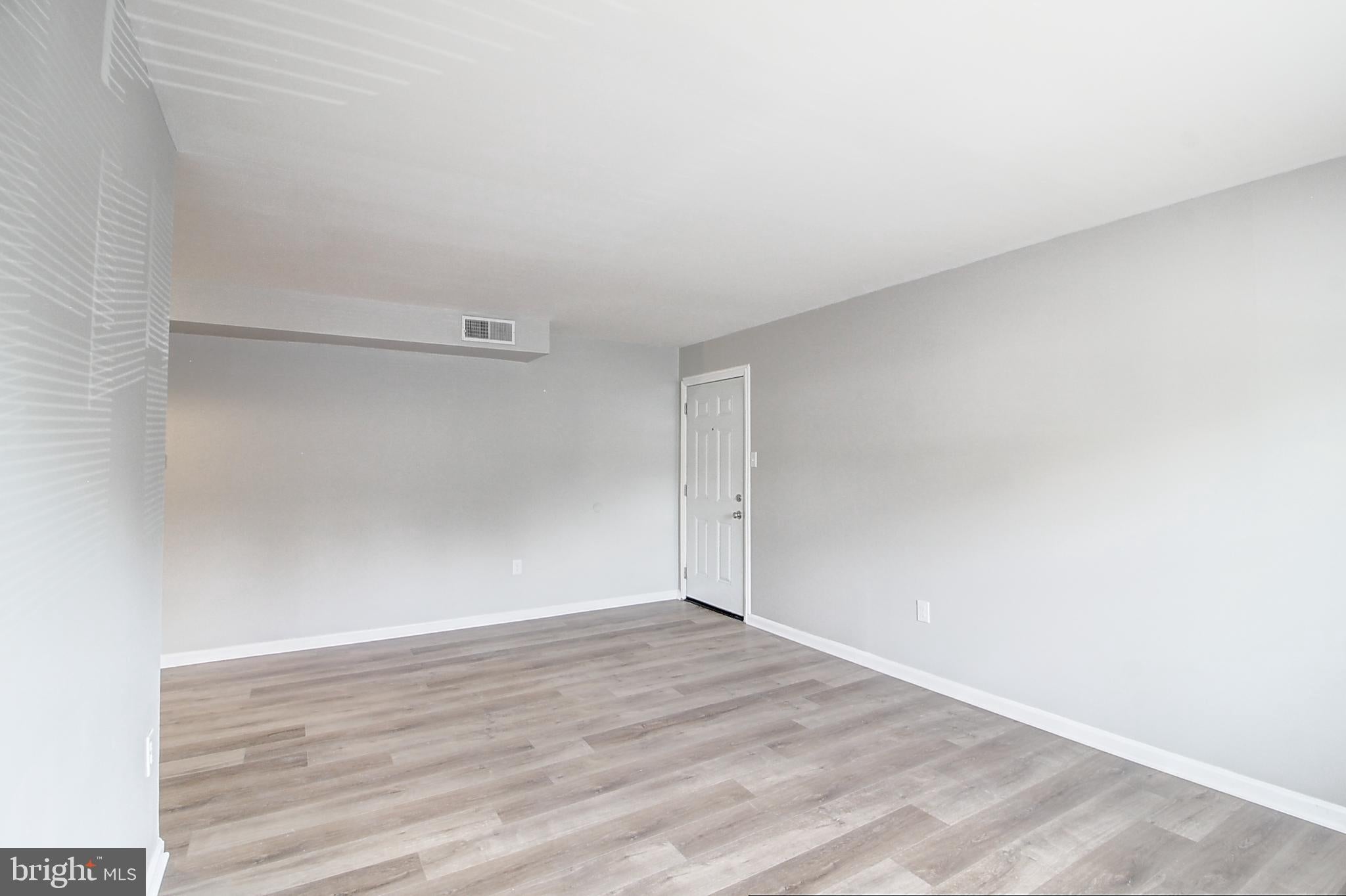 10 E 16TH 6