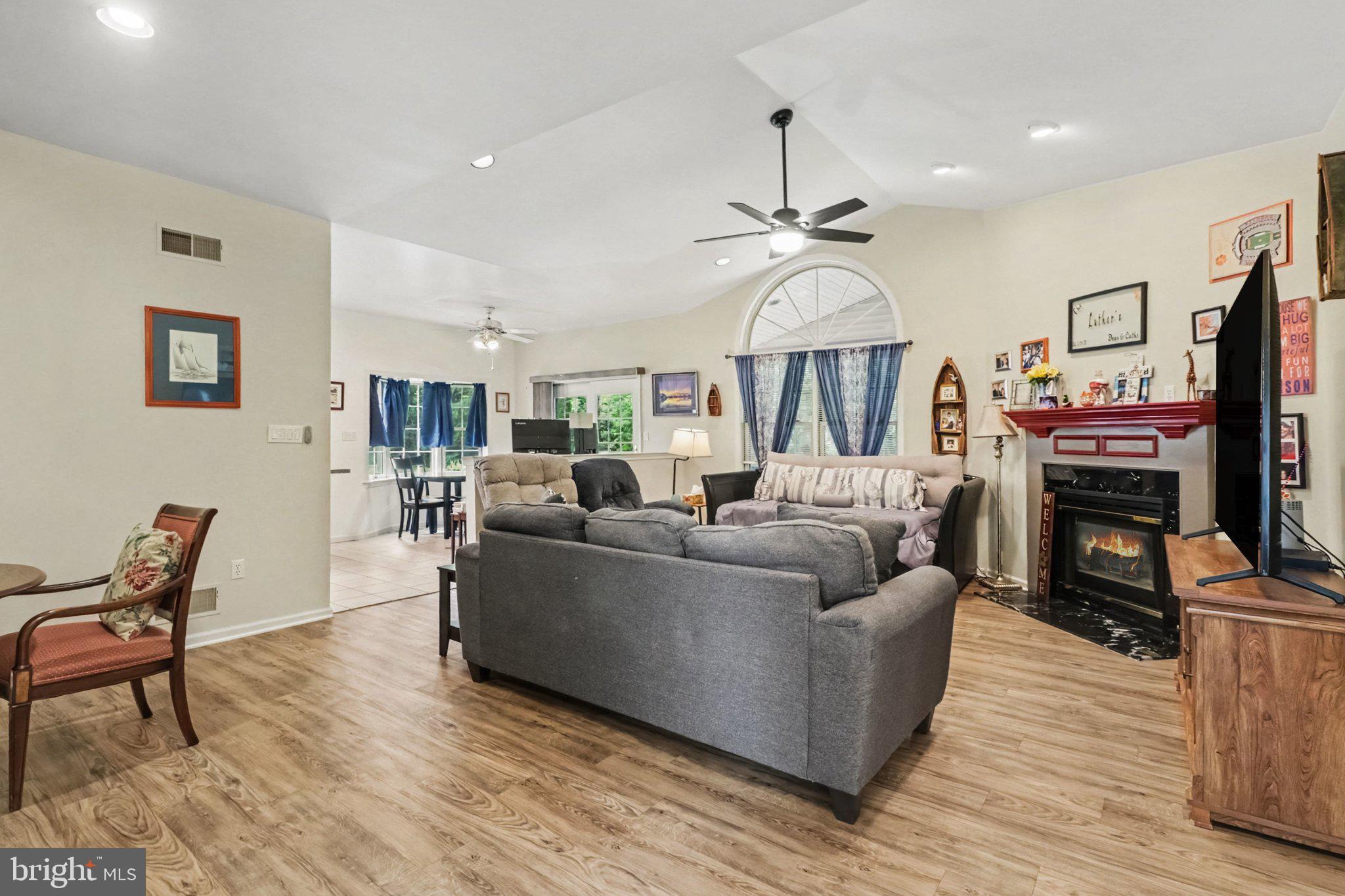 525 WATERSIDE CIRCLE