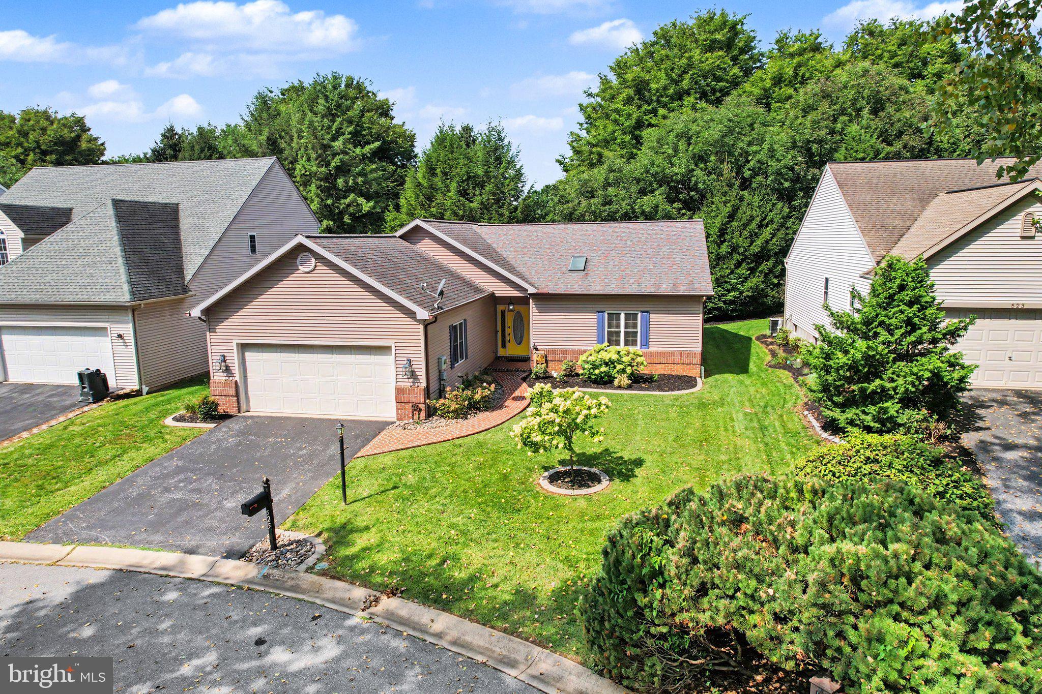 525 WATERSIDE CIRCLE