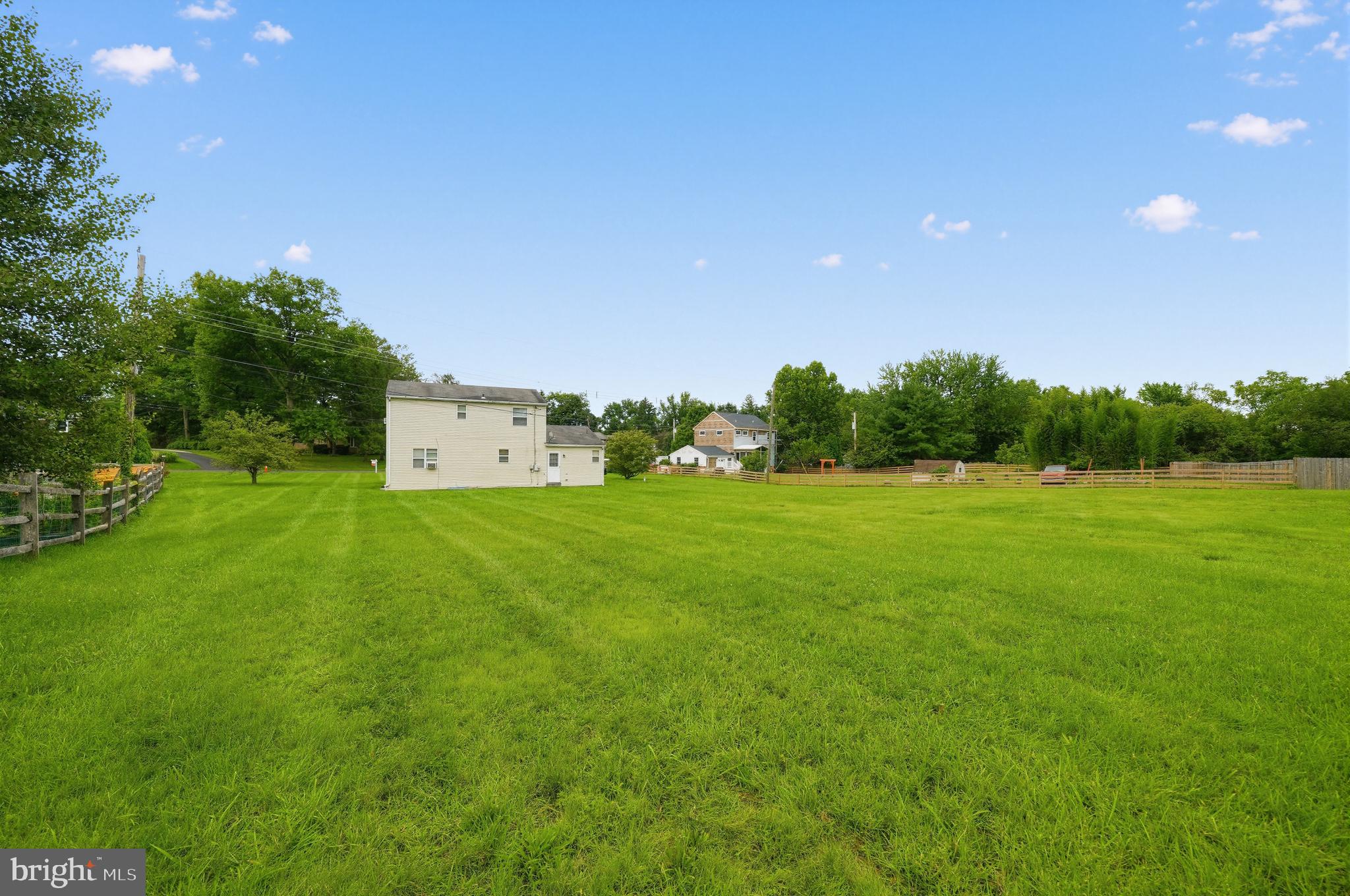 2037 STORE ROAD E