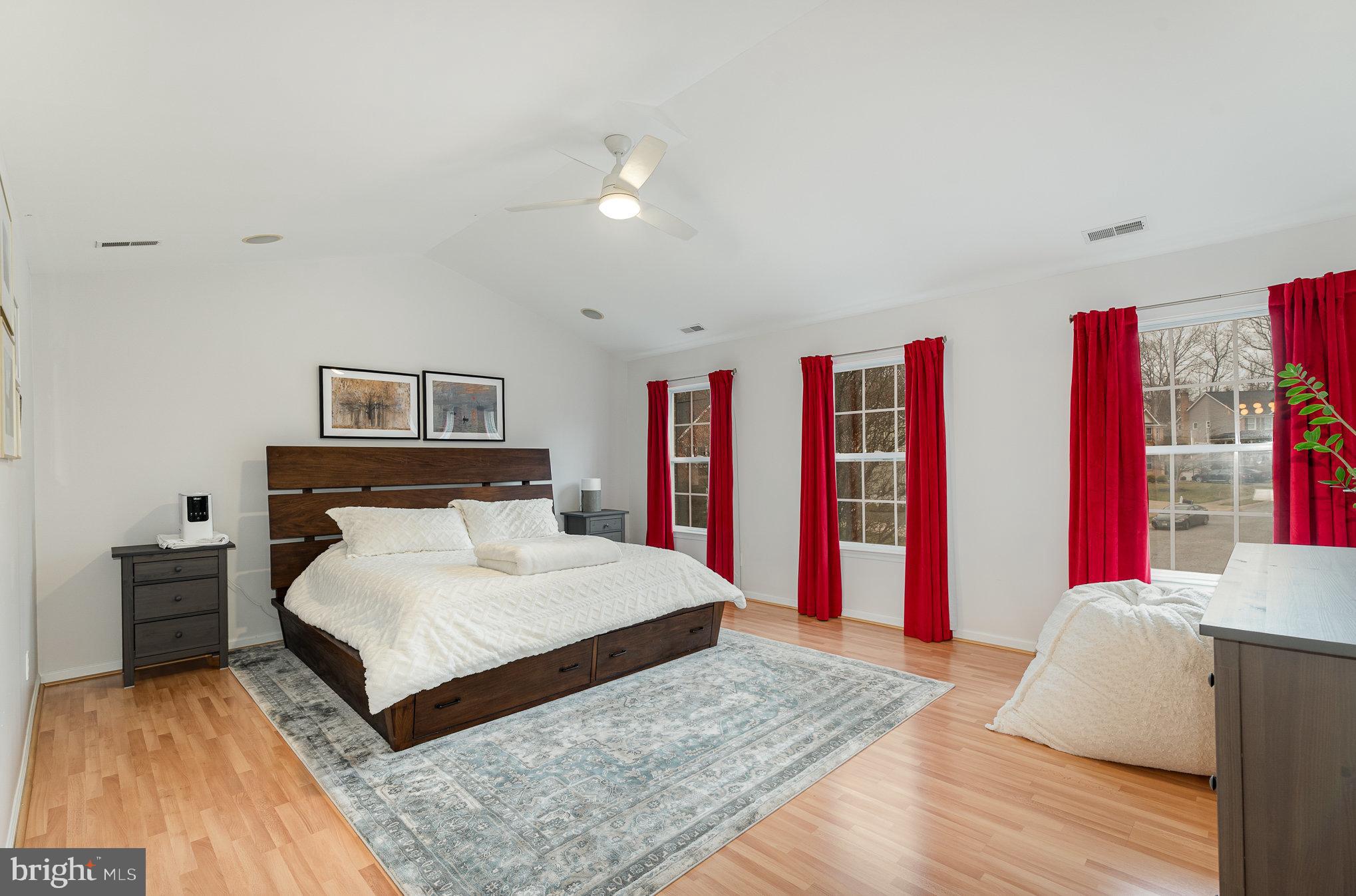 VINEYARD OAK - Residential