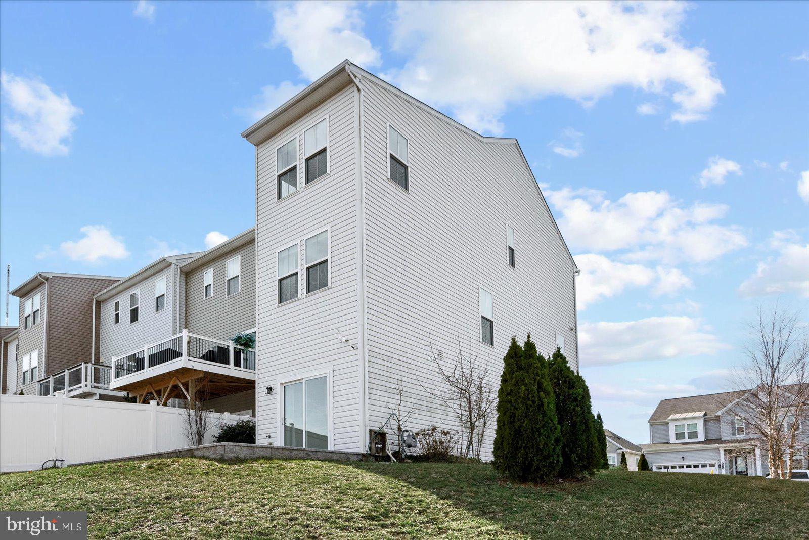 SUMMERFIELD - Residential Lease