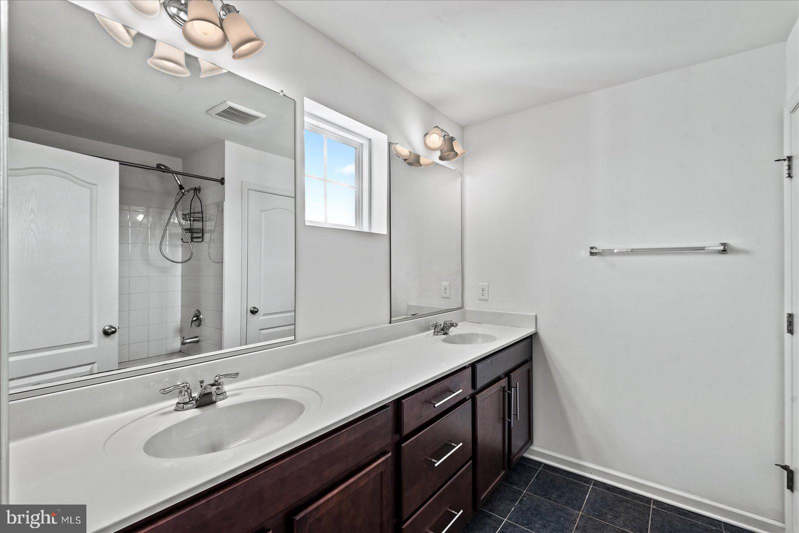 SUMMERFIELD - Residential Lease