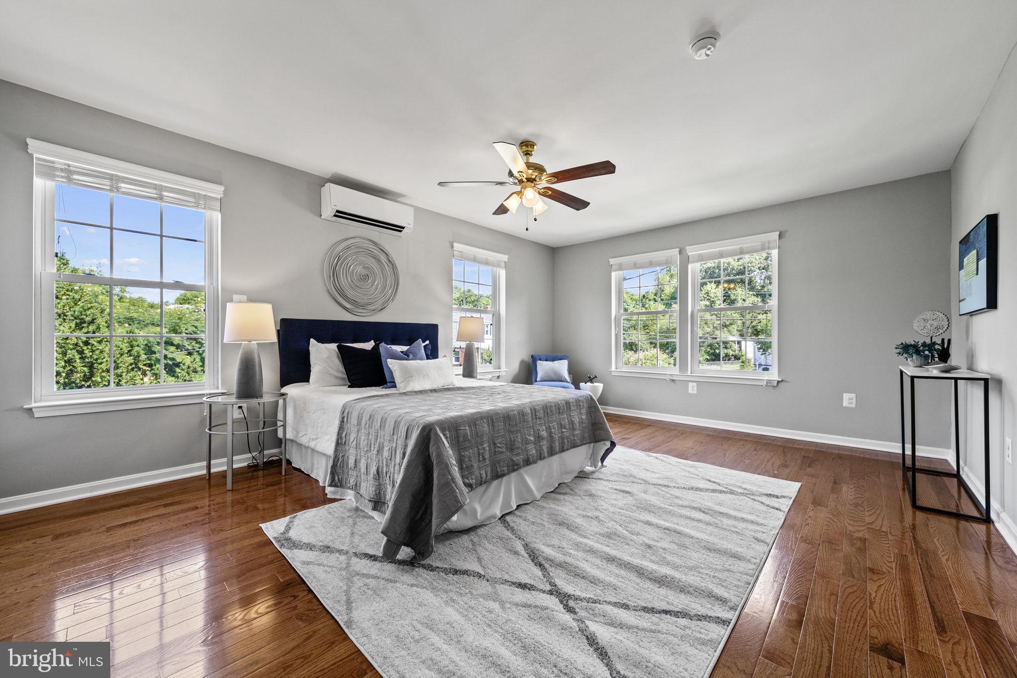 HOLLYWOOD - Residential