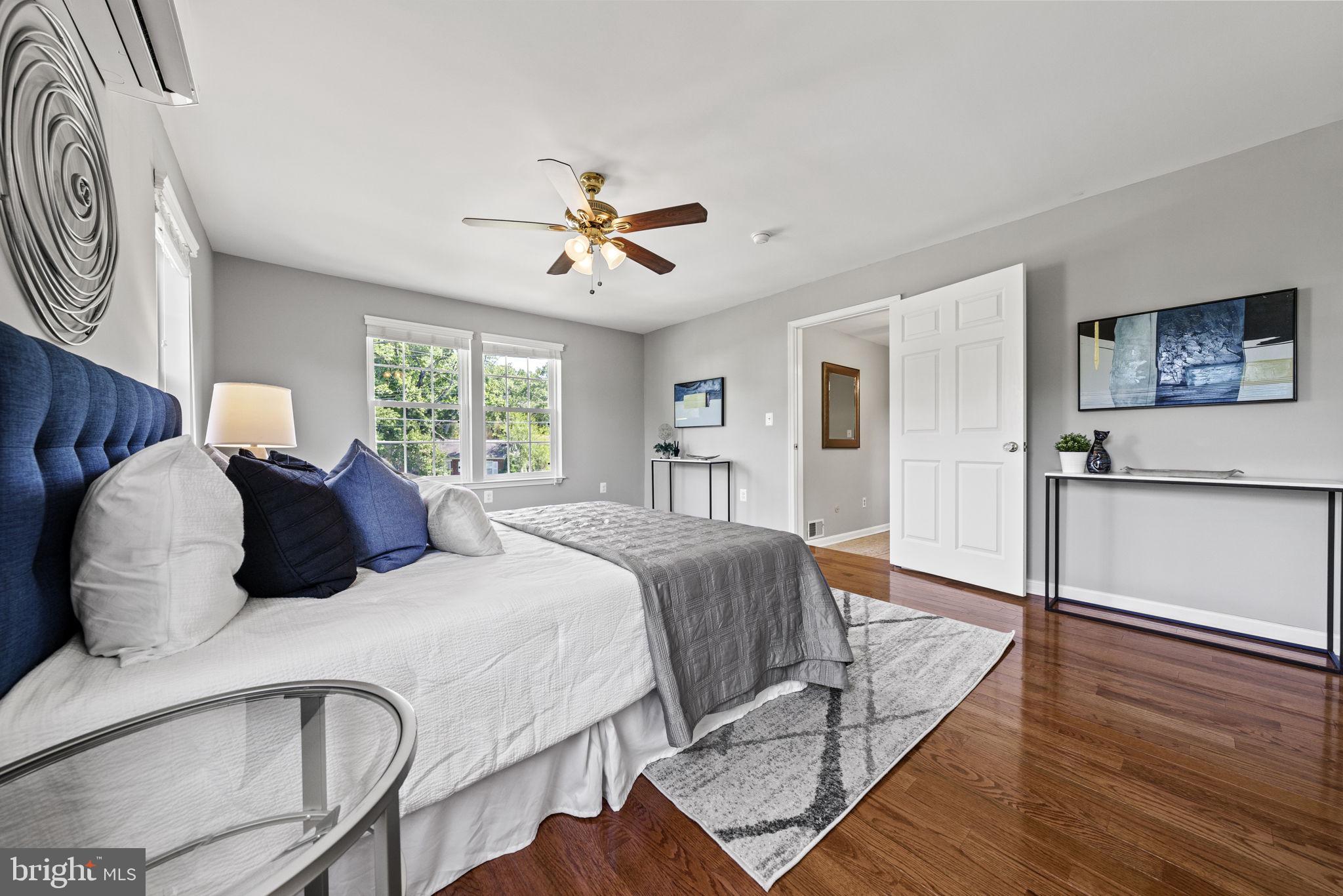 HOLLYWOOD - Residential