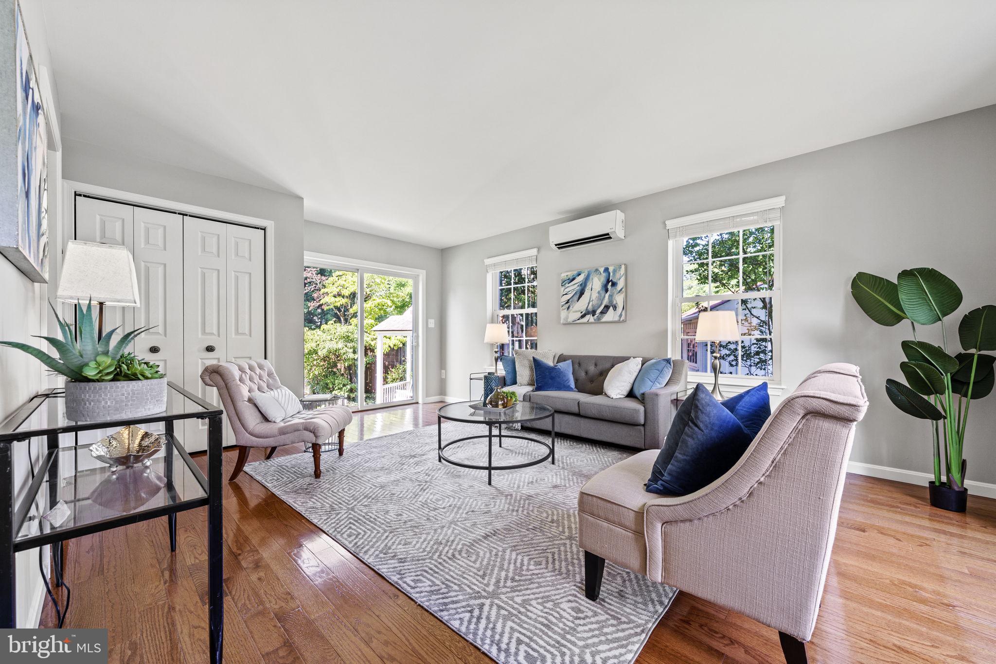 HOLLYWOOD - Residential