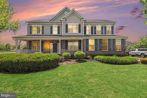 Photo of 6323 Margaret Way, WARRENTON, VA 20187 (MLS # VAFQ2022096)