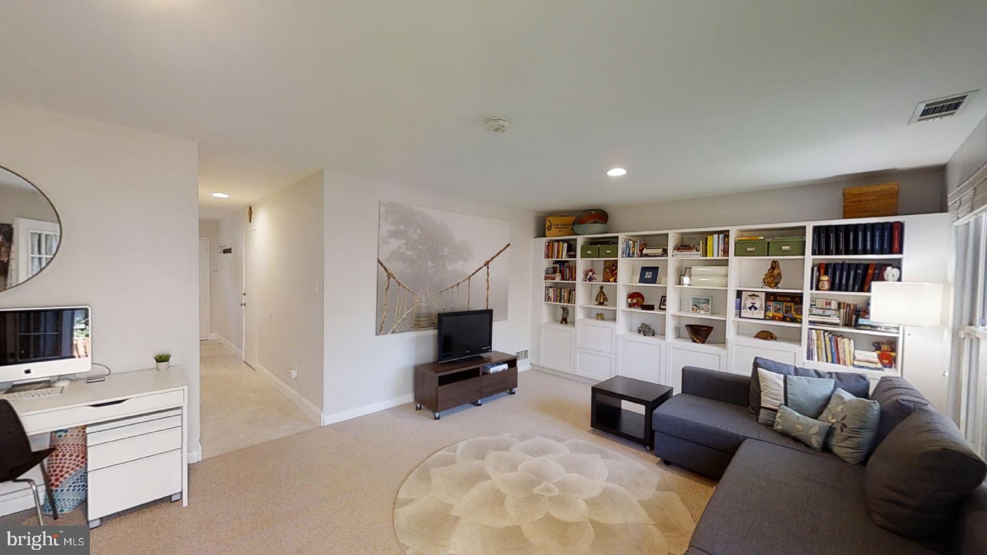 WAVERLY HILLS - Residential Lease