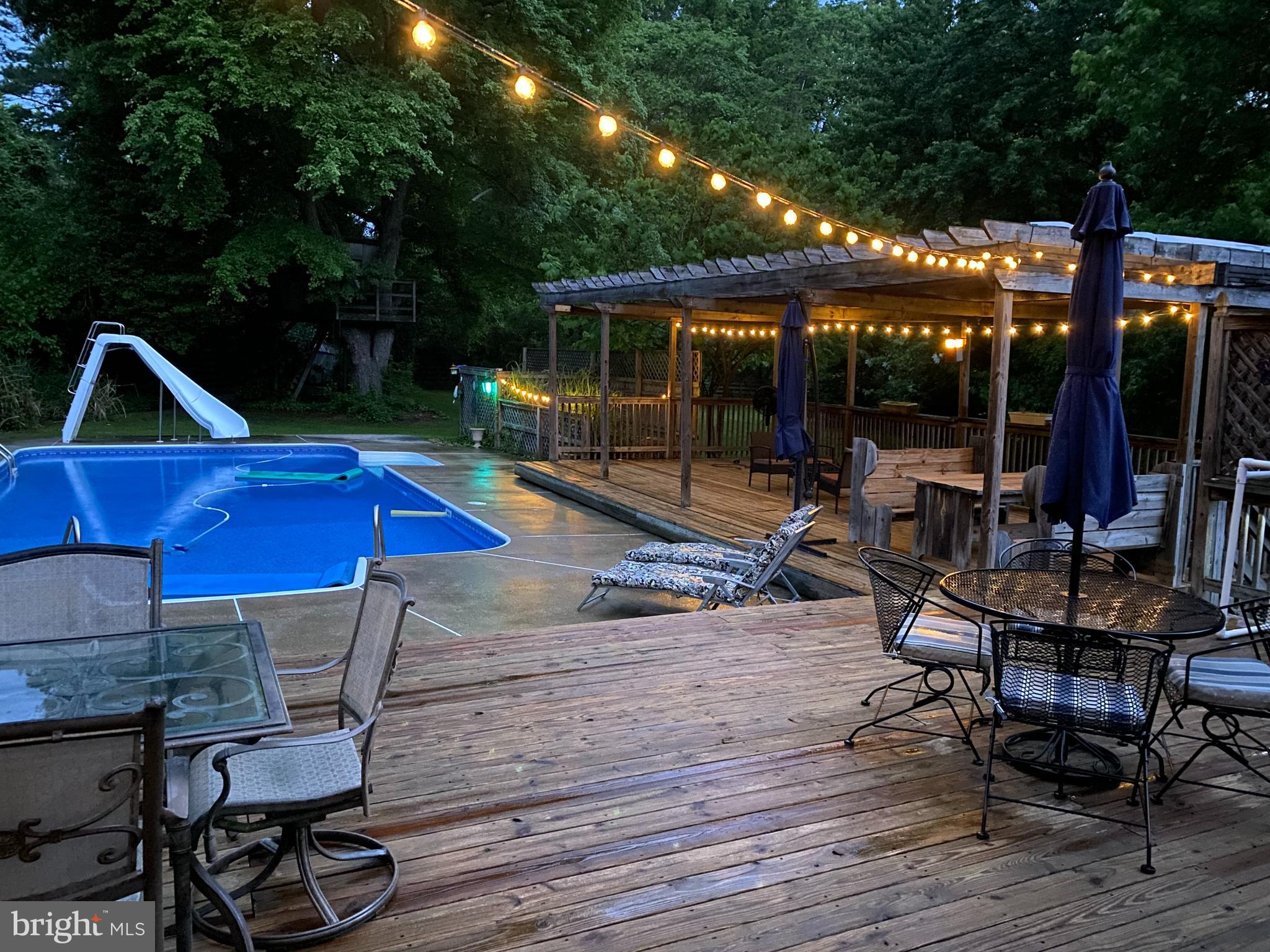 306 SCHOOLHOUSE LANE