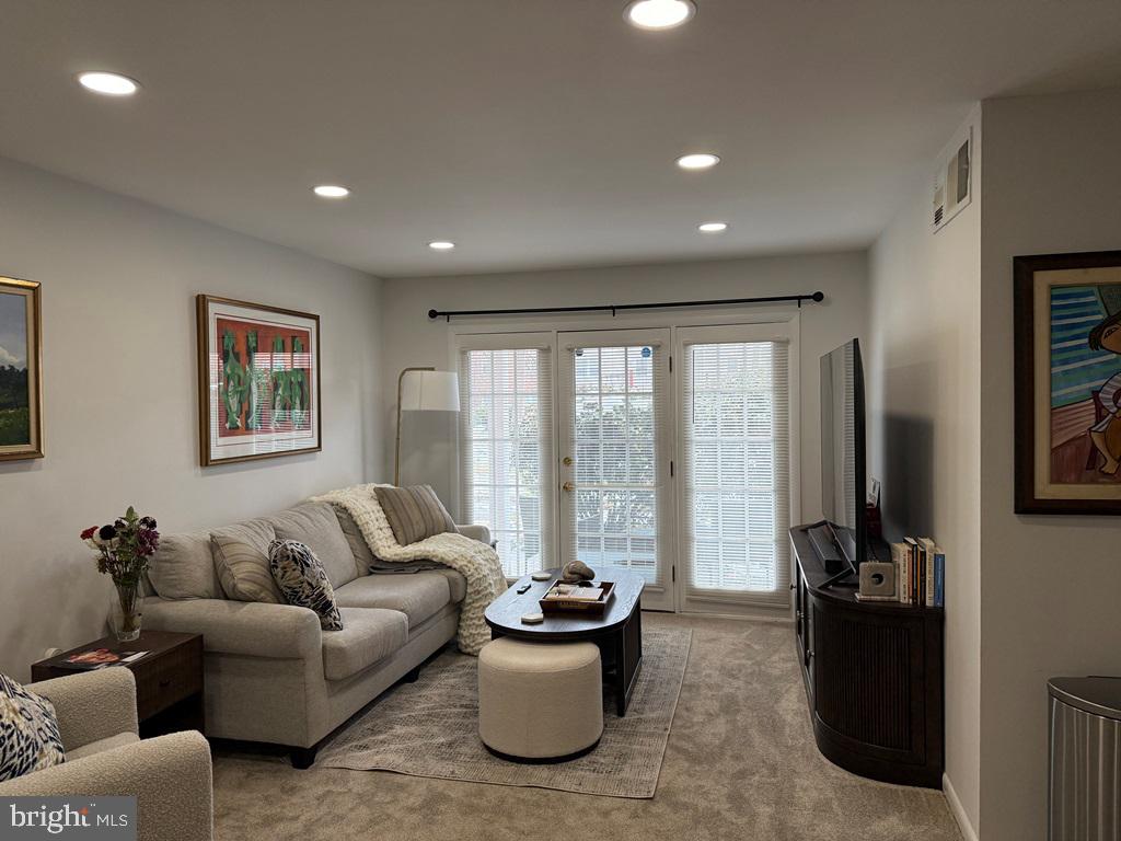 FOXCROFT COLONY - Residential Lease