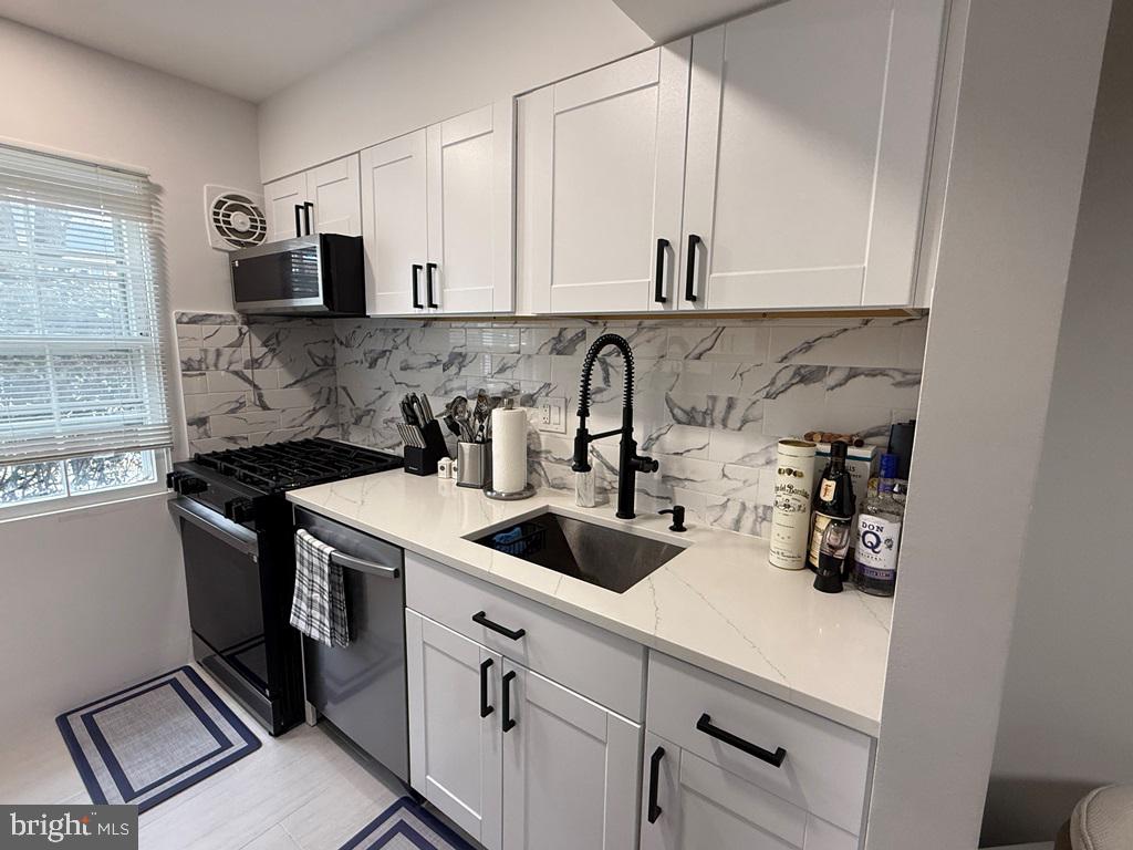 FOXCROFT COLONY - Residential Lease