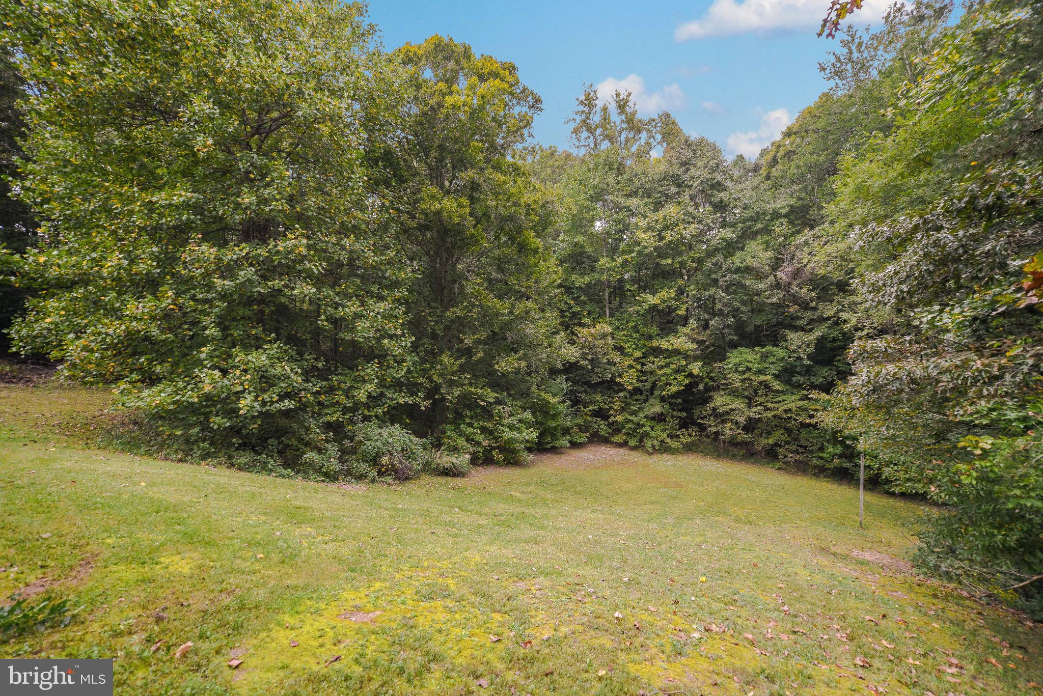 COUNTRY LAKES - Residential