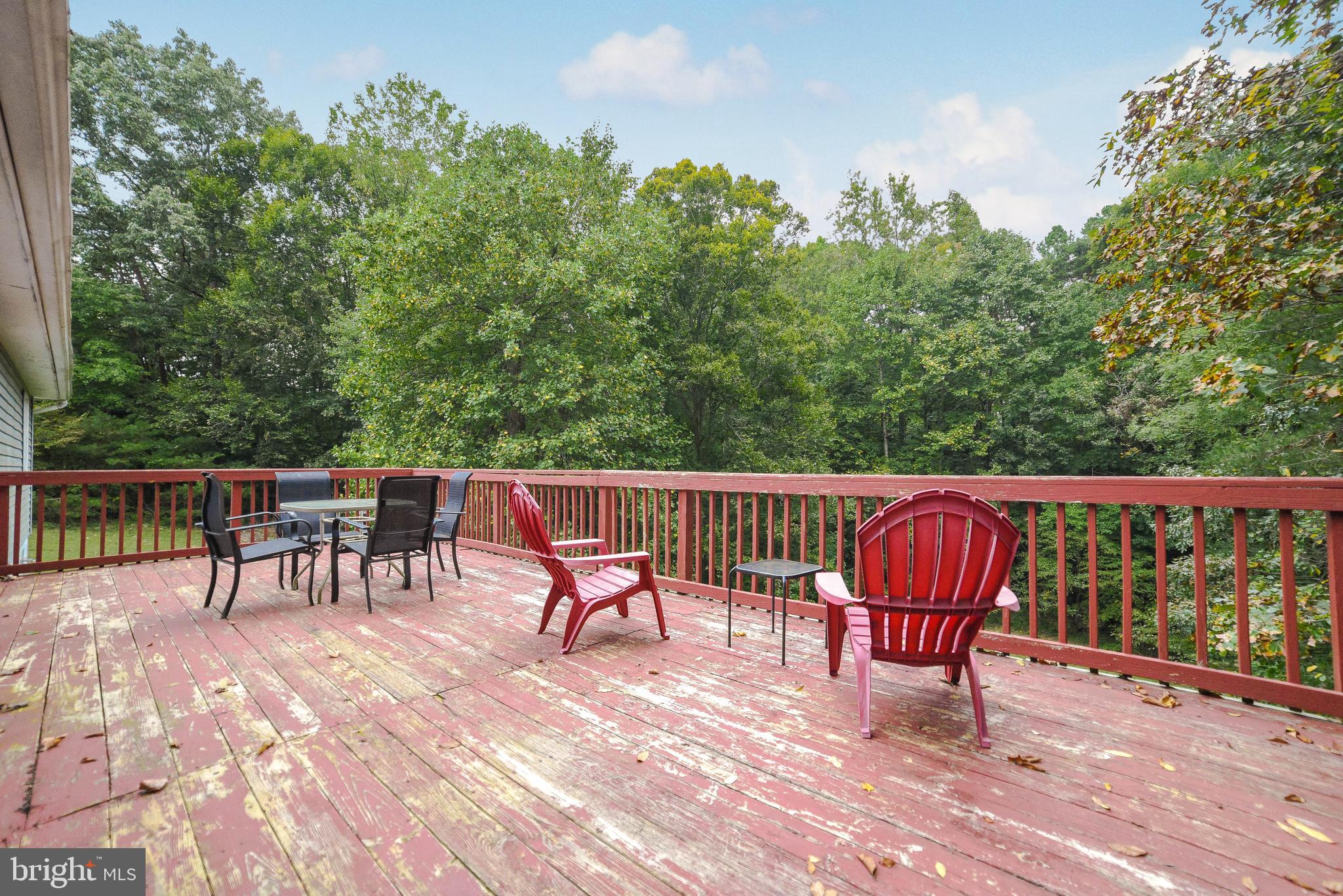 COUNTRY LAKES - Residential