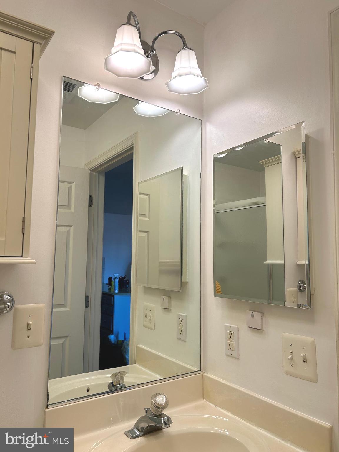 WINIFRED MANOR - Residential