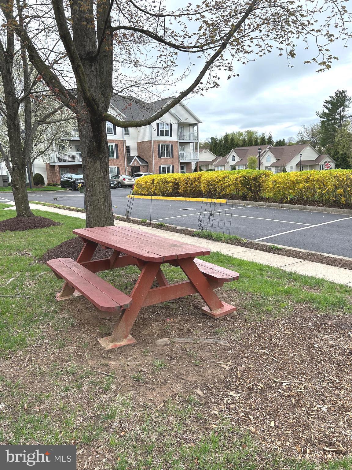 WINIFRED MANOR - Residential