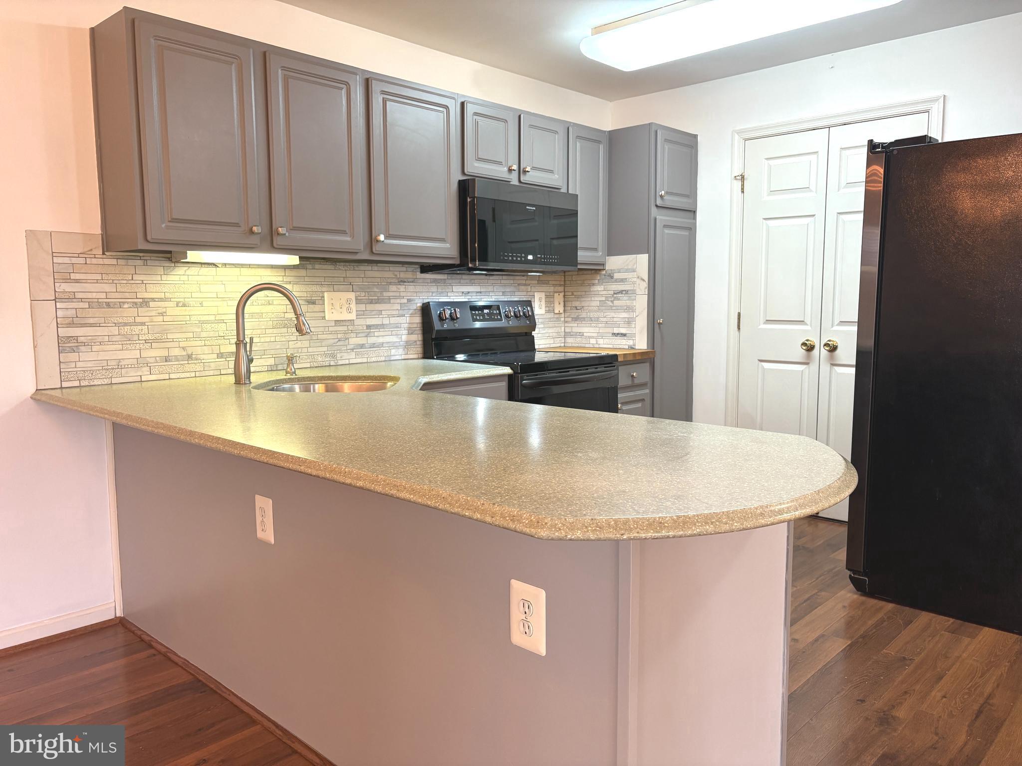 WINIFRED MANOR - Residential