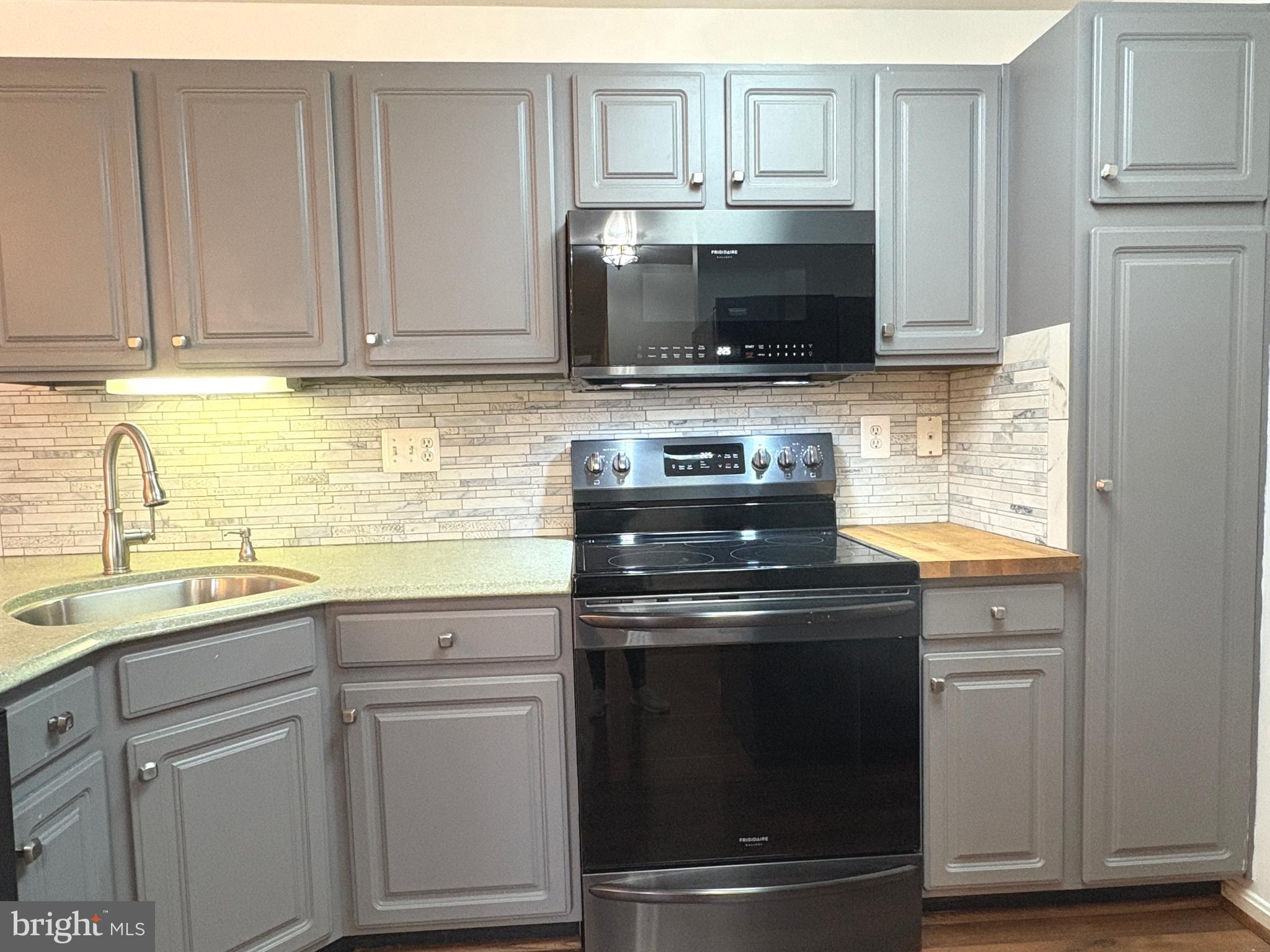 WINIFRED MANOR - Residential