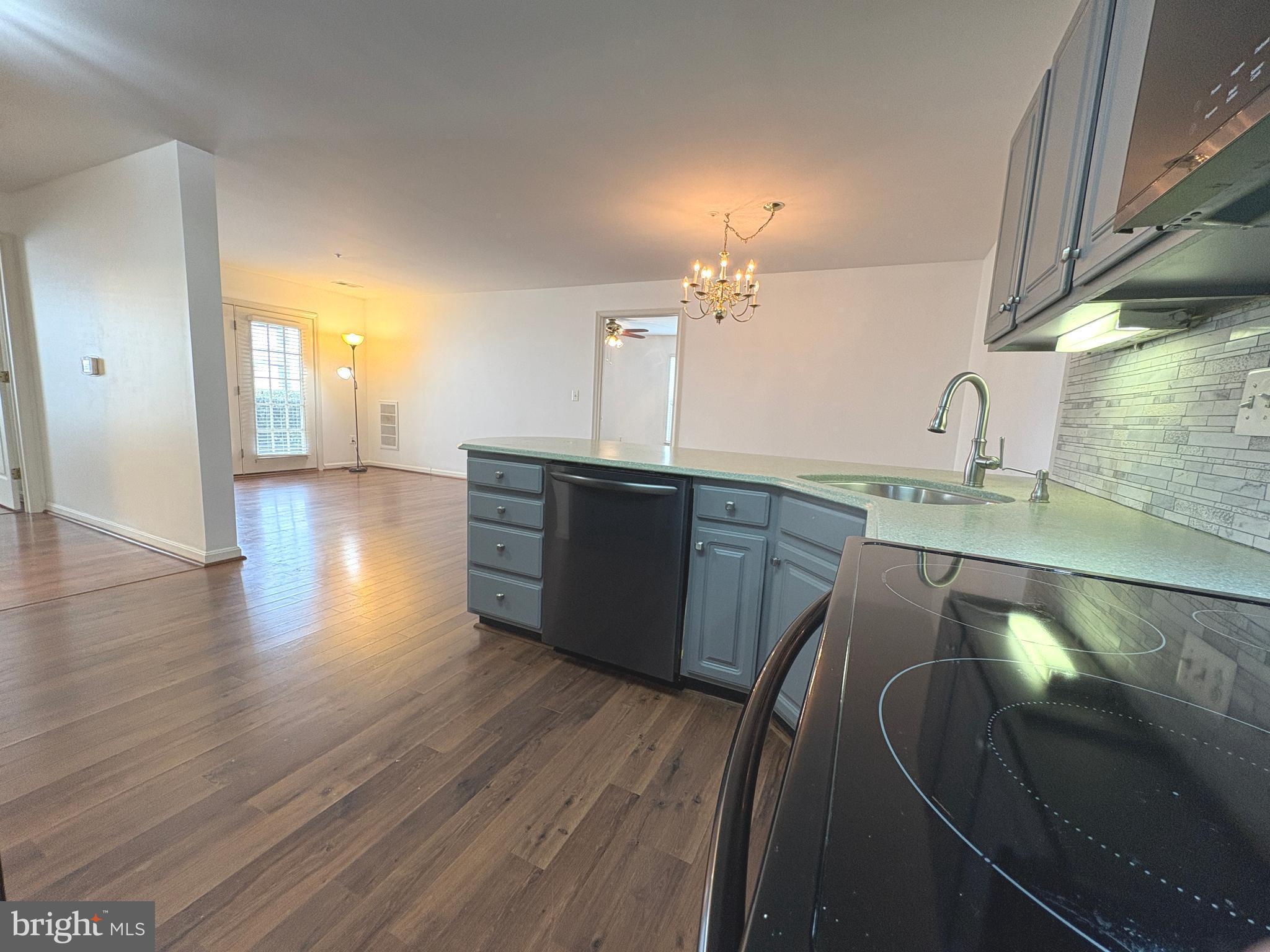 WINIFRED MANOR - Residential