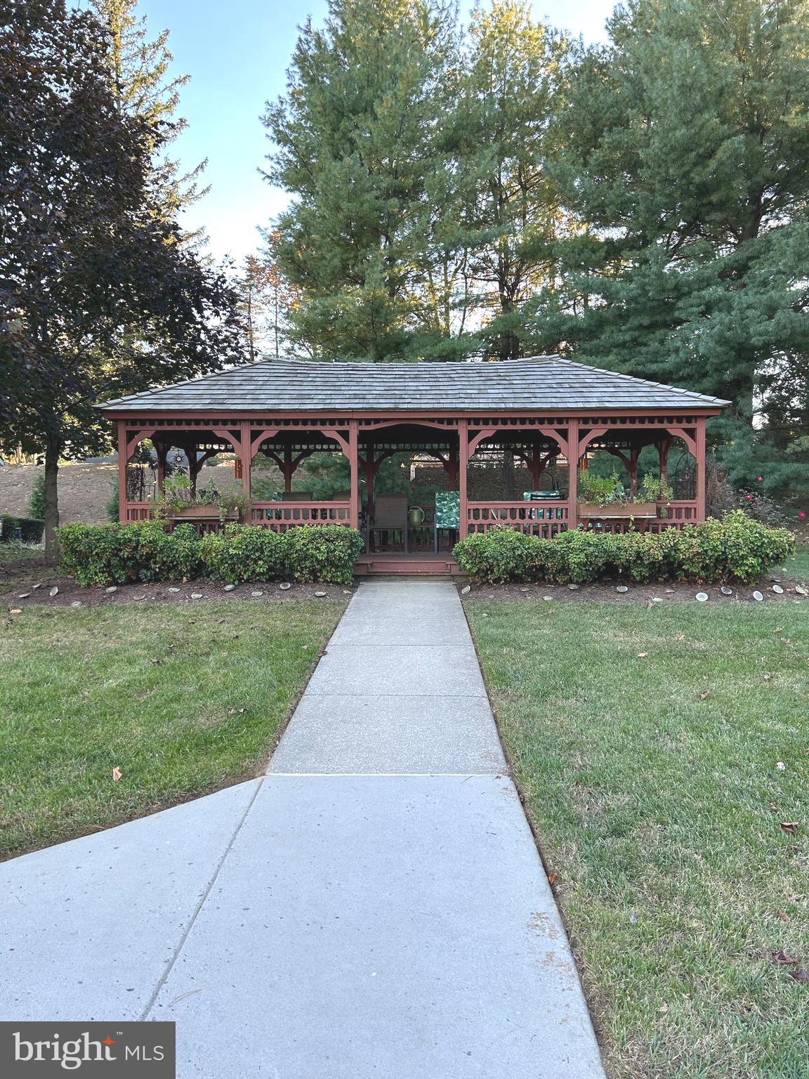 WINIFRED MANOR - Residential