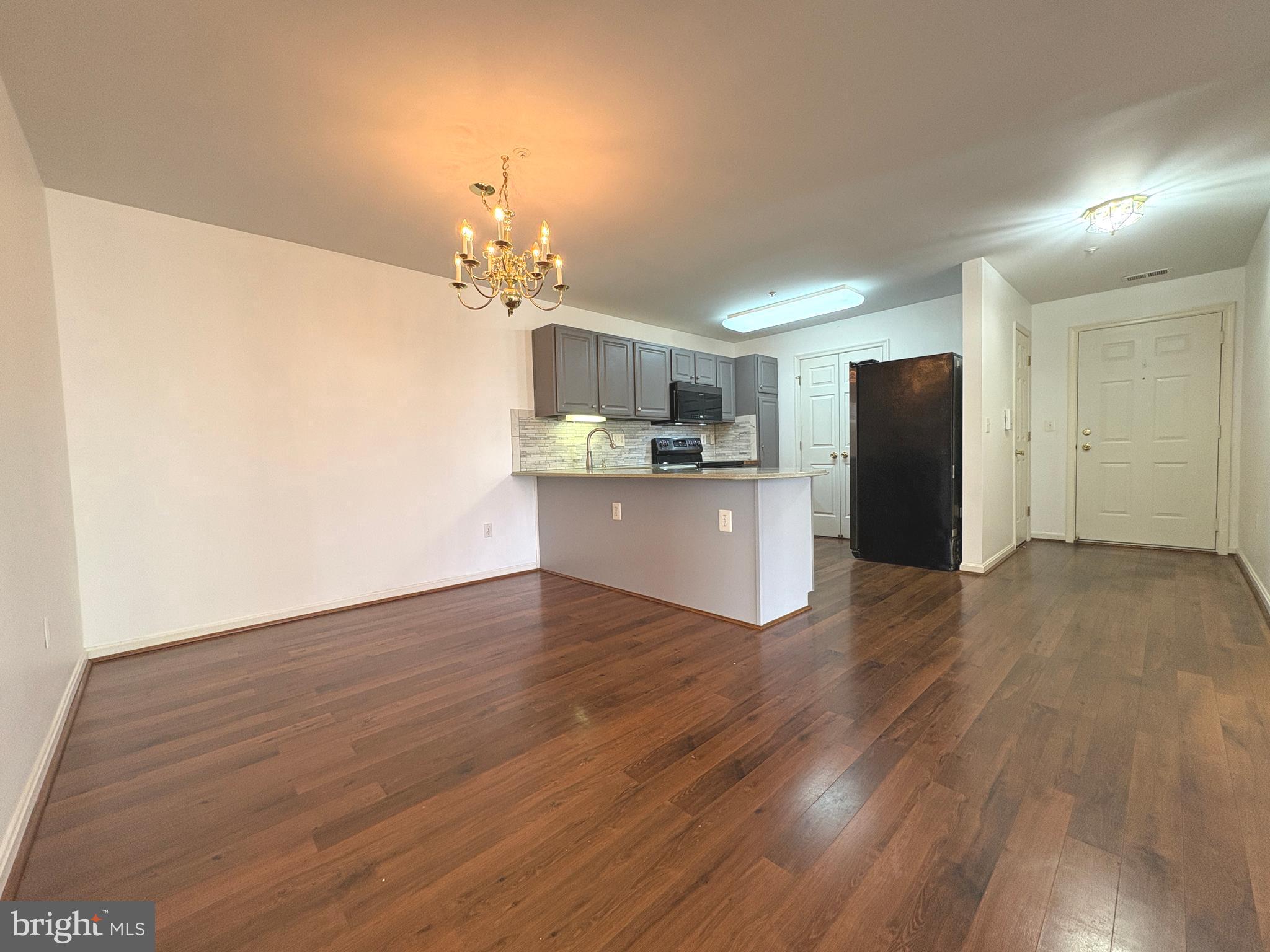 WINIFRED MANOR - Residential