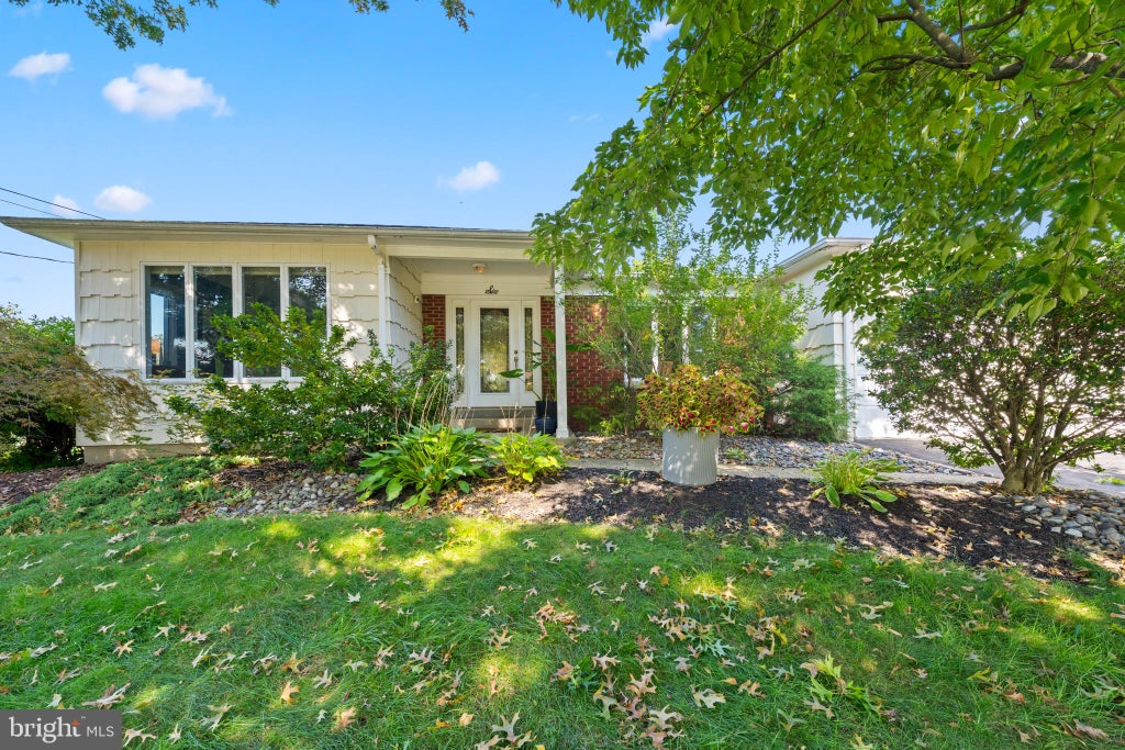 Photo of 6 Martin Lane, TRENTON, NJ 08619 (MLS # NJME2083840)