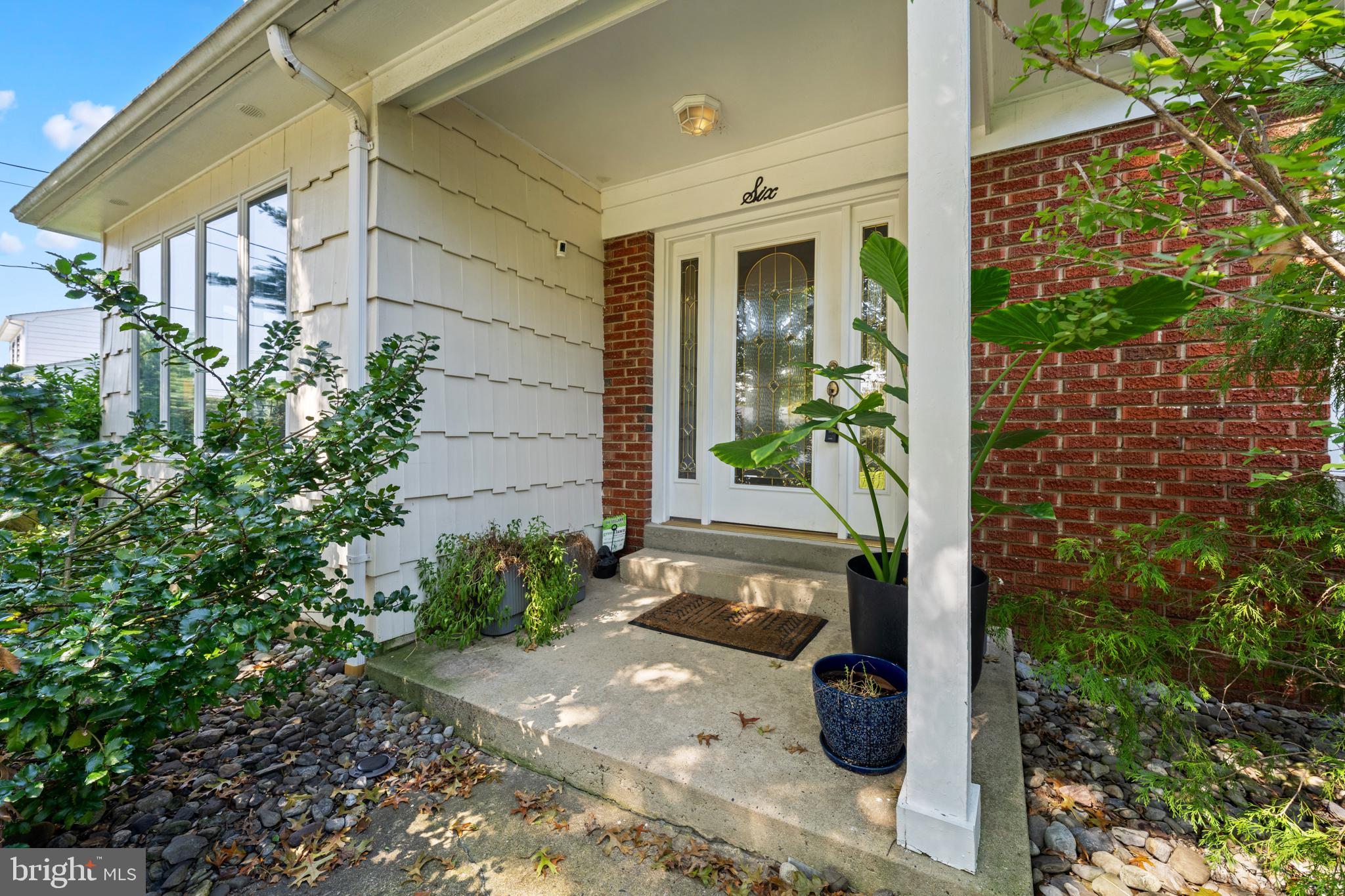 6 MARTIN LANE