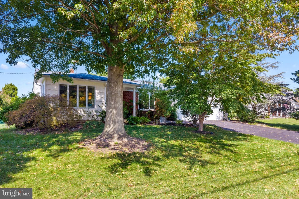 Photo of 6 Martin Lane, TRENTON, NJ 08619 (MLS # NJME2083840)