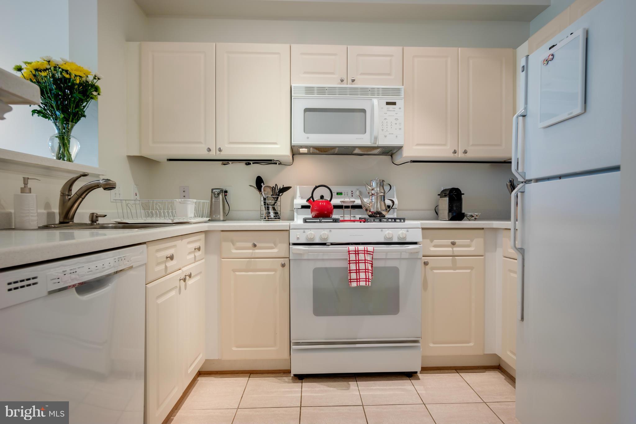 LILLIAN COURT AT TYSONS - Residential