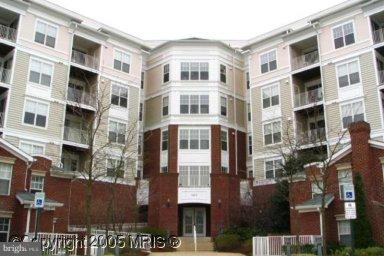 LILLIAN COURT AT TYSONS - Residential