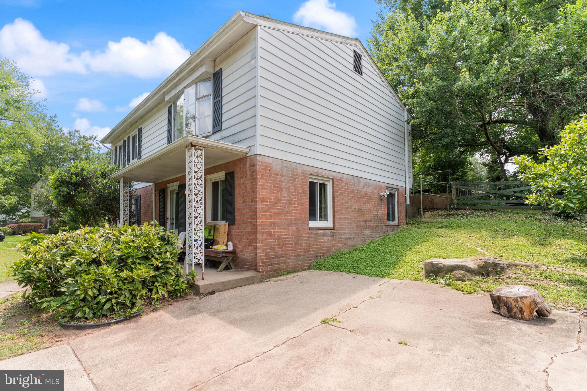 13705 SMALLWOOD COURT