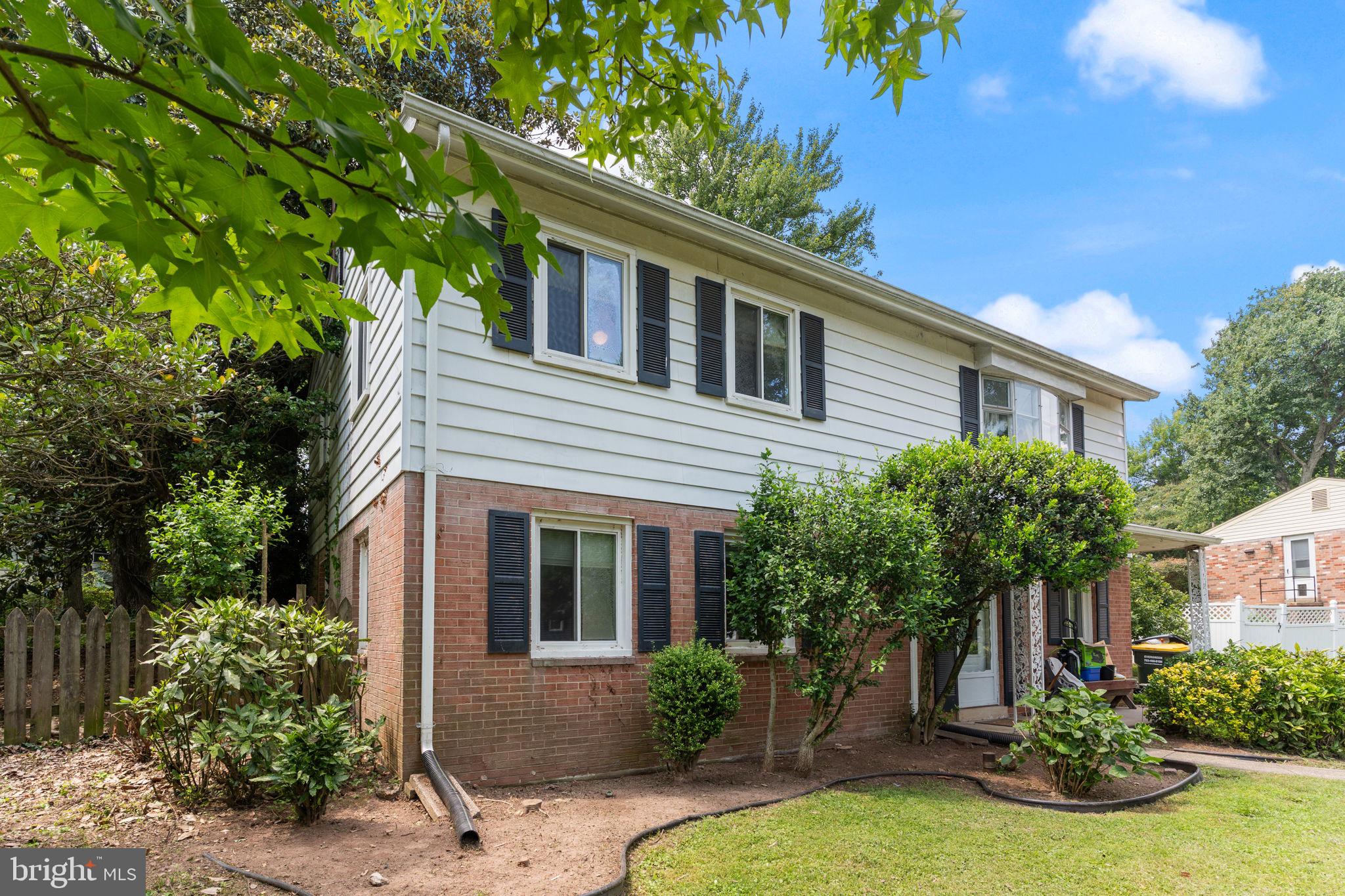 13705 SMALLWOOD COURT