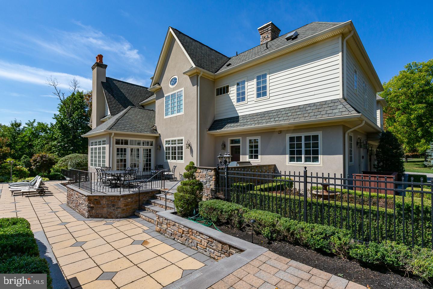 THE PINES - Residential