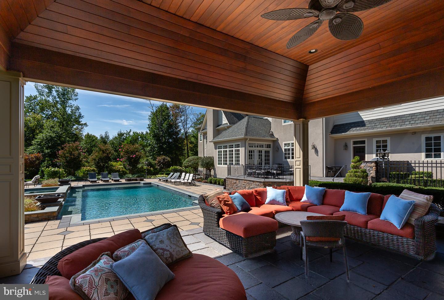 THE PINES - Residential