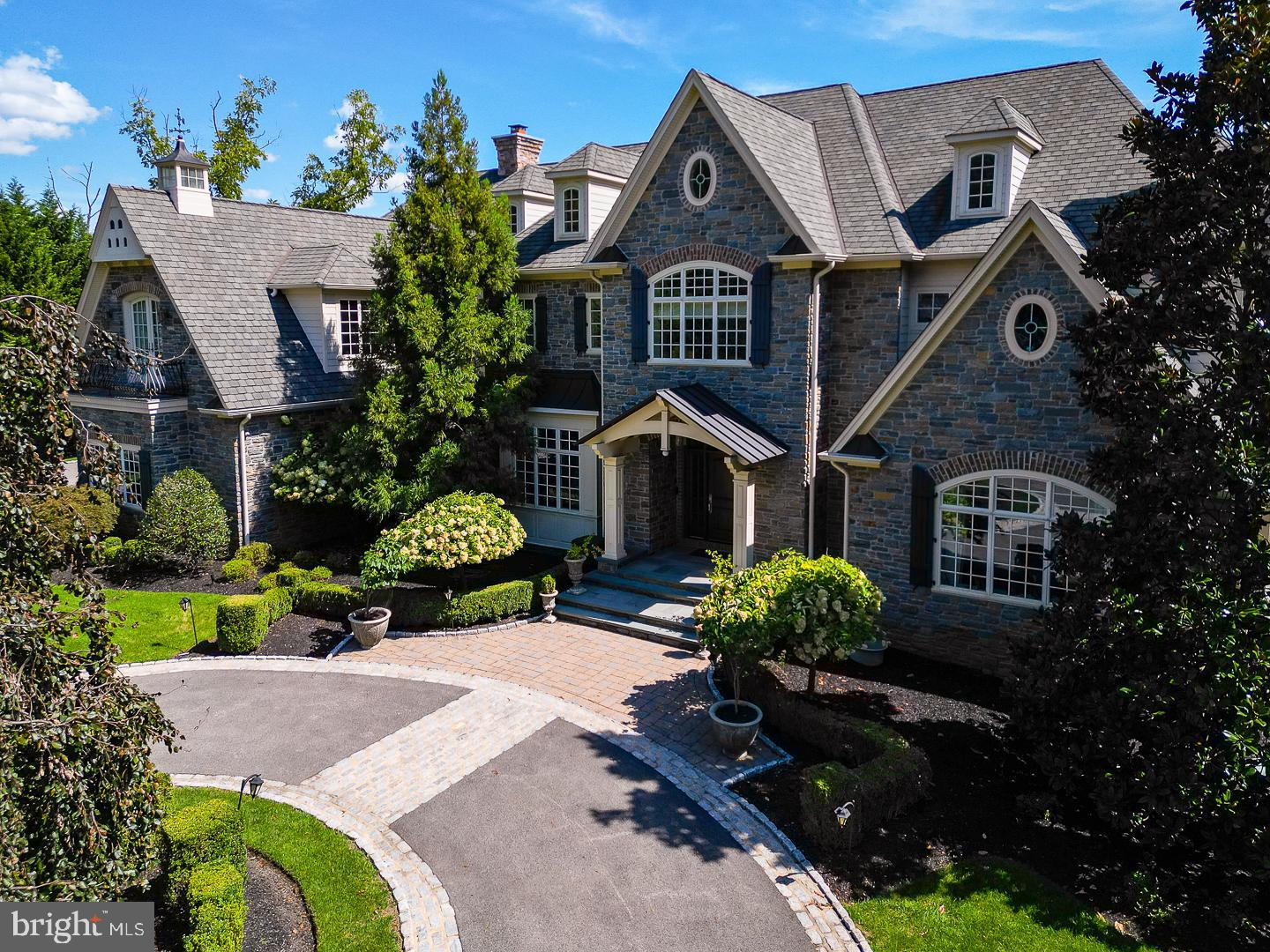 THE PINES - Residential