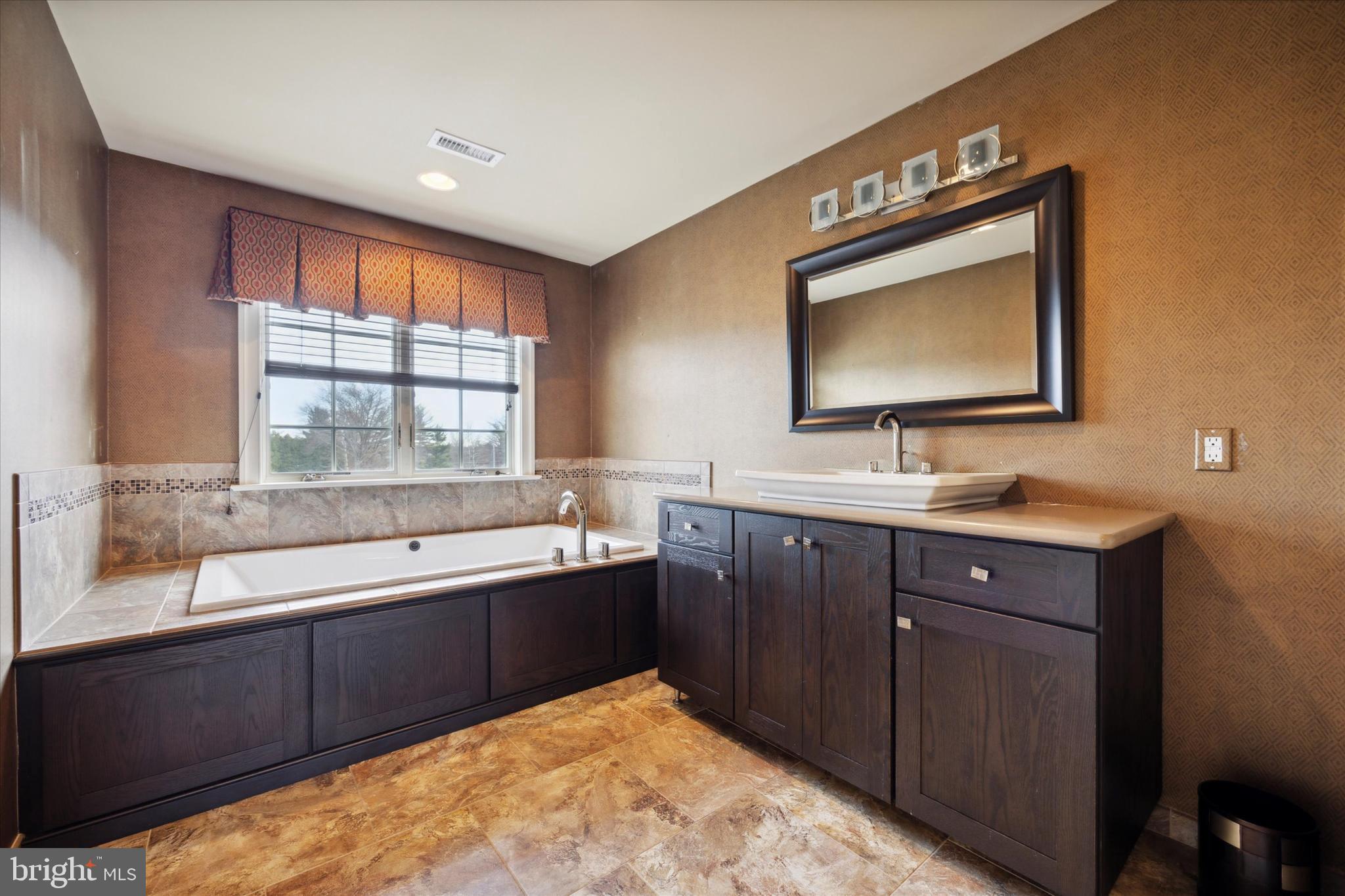 THE PINES - Residential