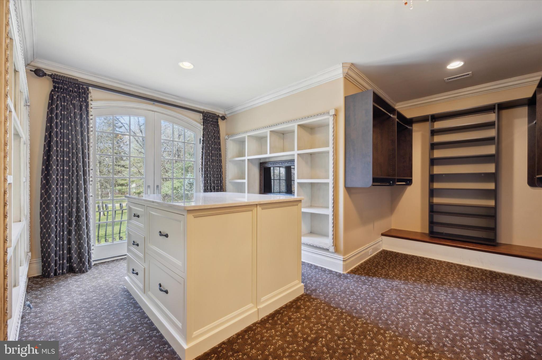 THE PINES - Residential