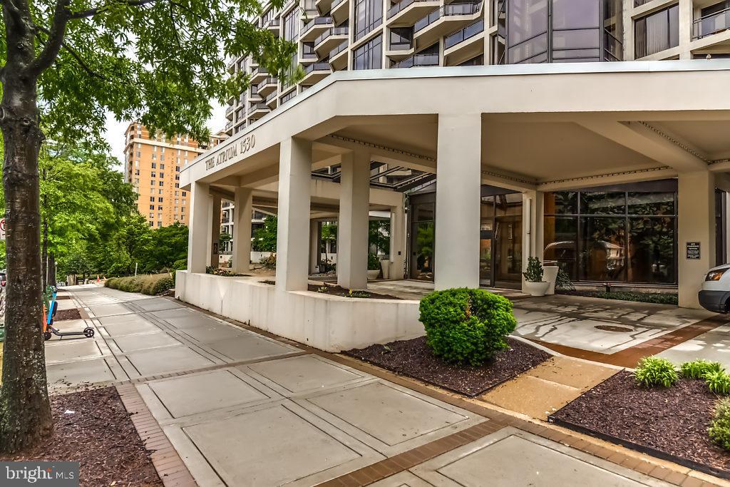 ATRIUM CONDO - Residential Lease