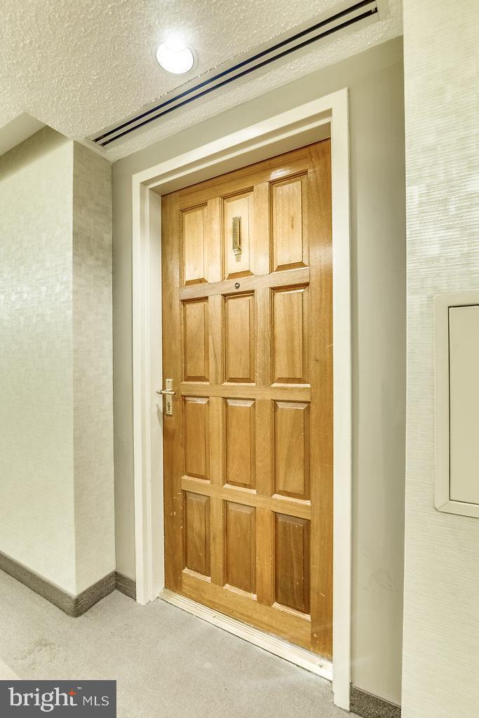 ATRIUM CONDO - Residential Lease