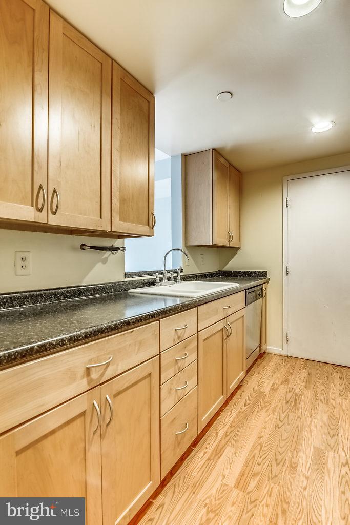 ATRIUM CONDO - Residential Lease