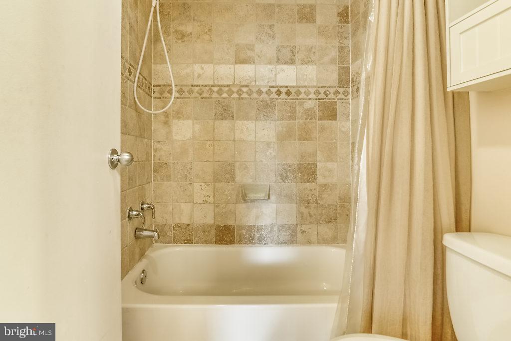 ATRIUM CONDO - Residential Lease