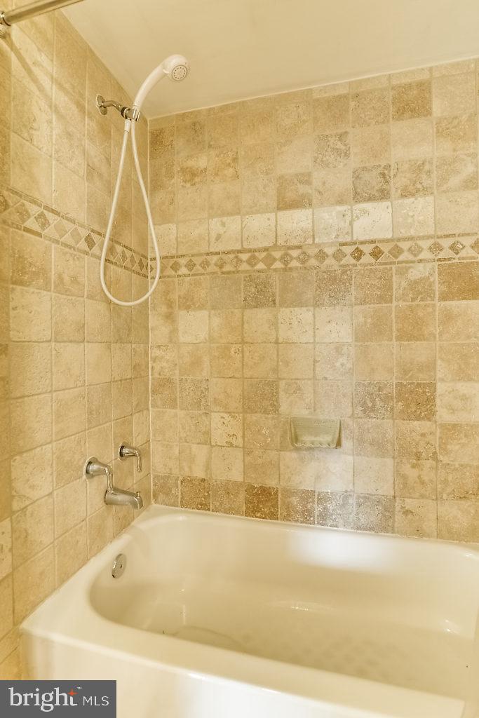 ATRIUM CONDO - Residential Lease