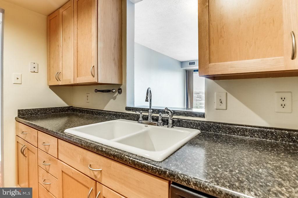 ATRIUM CONDO - Residential Lease