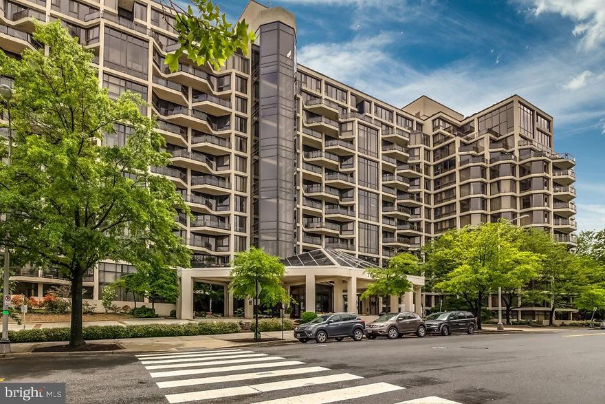 This is a professionally managed property where you will enjoy our FREE Resident Benefits Package! Included are two ways to pay your rent electronically, online maintenance requests as well as an online portal through which you can access important information such as your monthly statement, your Lease and your Association guidelines where applicable. Spacious and bright 1BR, 1BA unit in a spectacular building featuring lobby waterfall, glass elevators and ample amenities! Features include floor to ceiling windows, walk-in closet, KT with stainless appliances, granite counters, pantry, hardwood floors, garage parking, 24 hour security and more. Close to Rosslyn Metro, DC, shopping, entertainment, restaurants and major access routes. Pool for summer fun!