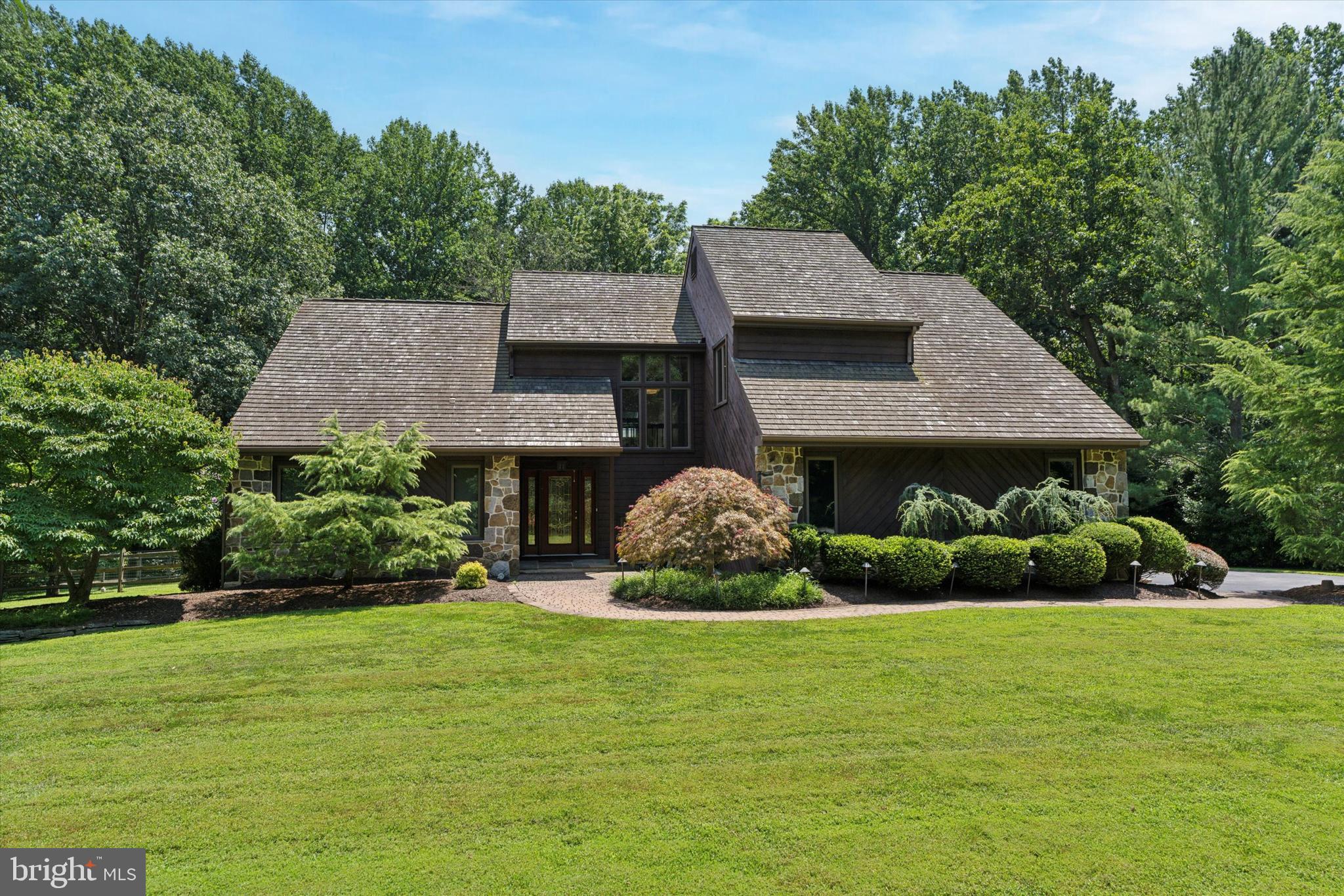 1076 HEARTSEASE DRIVE