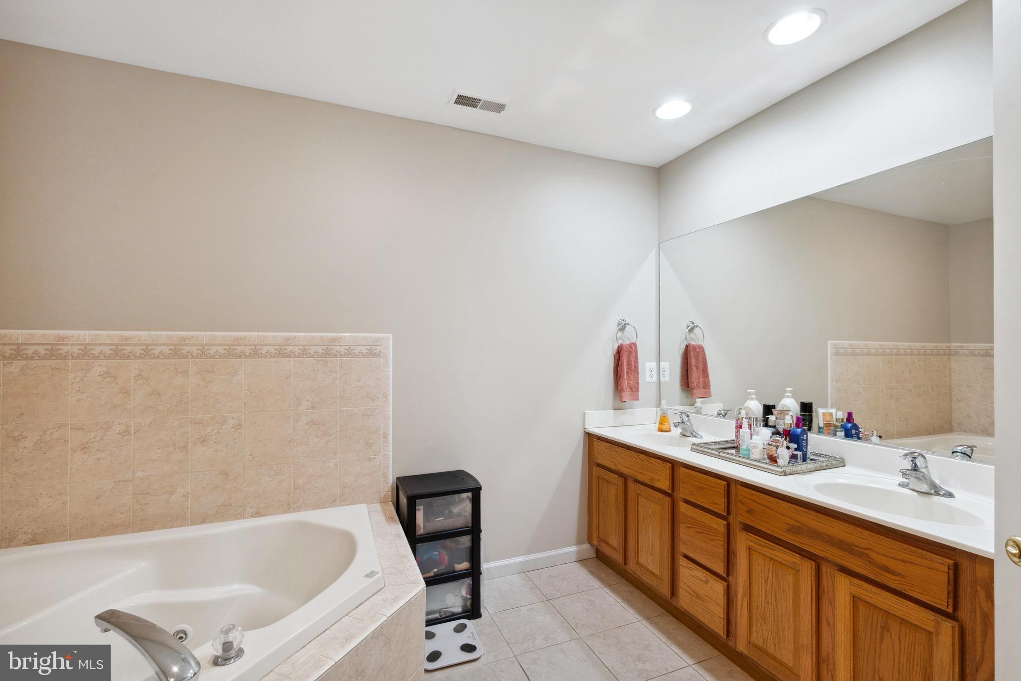 DEANS MEADOWS - Residential