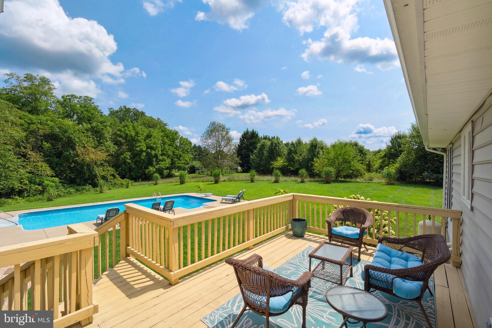 DEANS MEADOWS - Residential